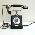 Bild eines historischen Telefons.