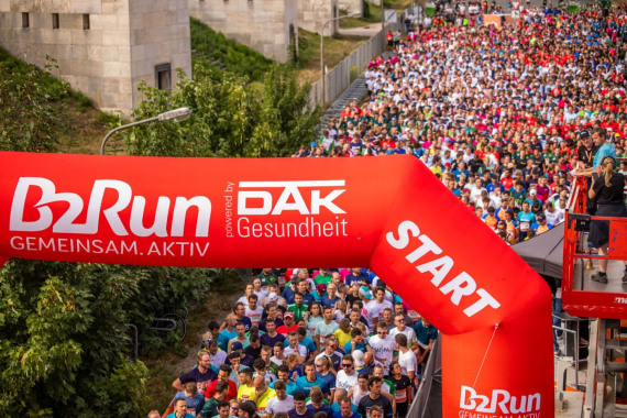 Start beim B2Run Firmenlauf in Nürnberg 2025.