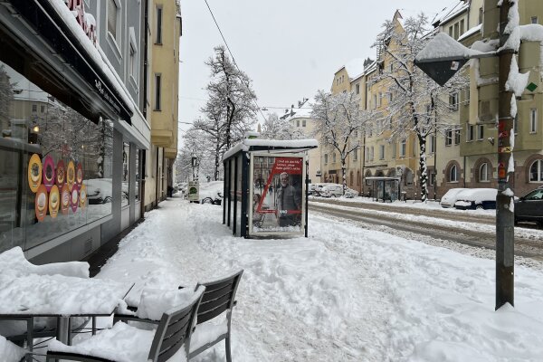 Haltestelle in Nürnberg bei Schnee