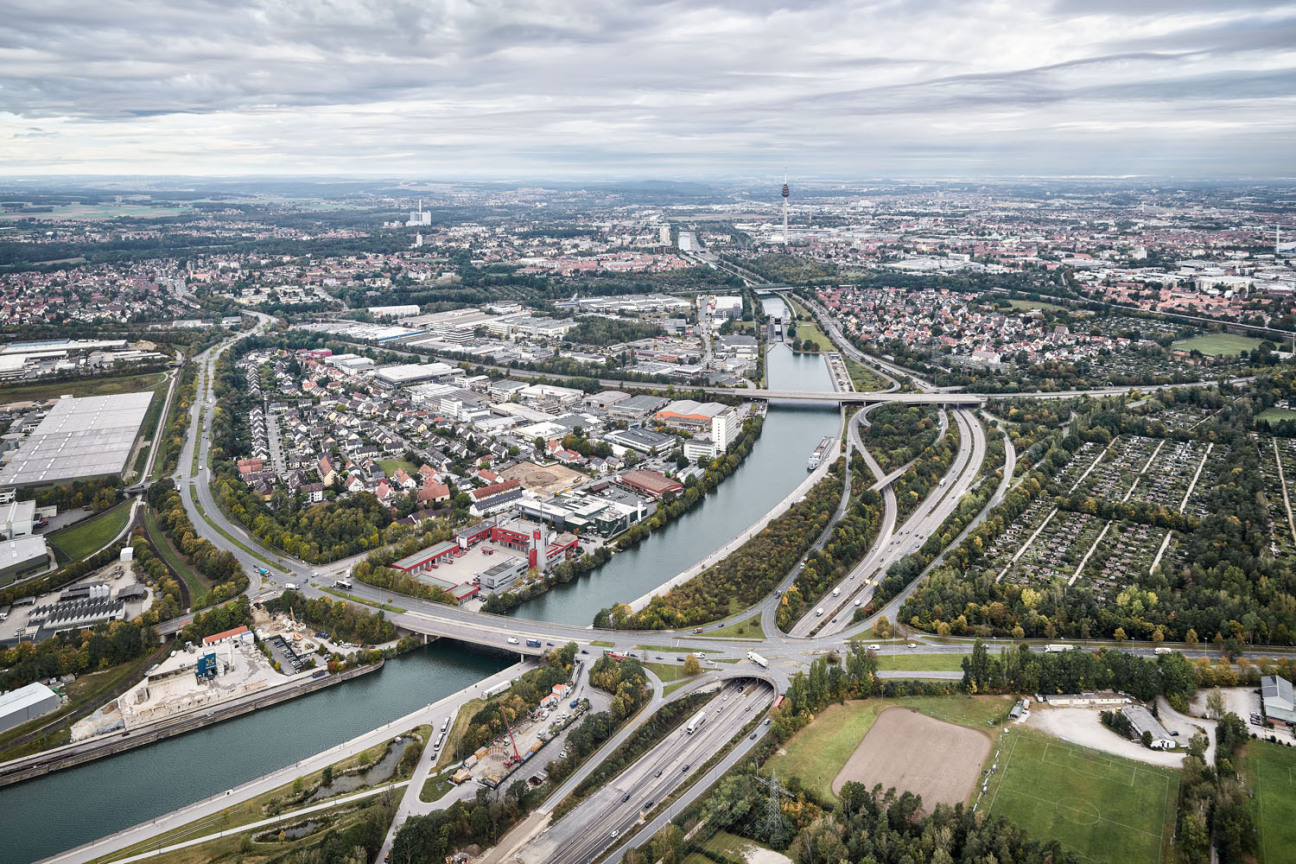 Die Hafenbrücken über den Main-Donau-Kanal und die Südwesttangente., Bild © Christian Höhn