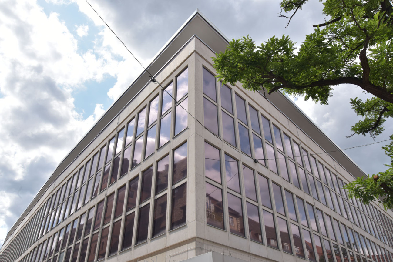 Blick auf die Außenfassade des ehemaligen Kaufhofgebäudes in der Nürnberger Innenstadt., Bild © Henning Persian / Stadt Nürnberg