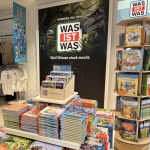 Blick auf den "Was ist was"-Pop-up-Store im ehemaligen Kaufhof