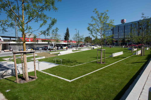 Nelson-Mandela Platz mit Blick auf den Fahrradspeicher.