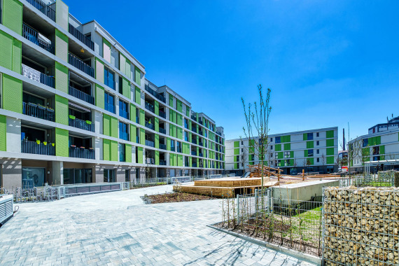 Die mit dem deutschen Bauherrenpreis ausgezeichnete Wohnbebauung „EUROPAN 12“ der wbg Nürnberg GmbH Immobilienunternehmen in der Nähe des südpunkts.