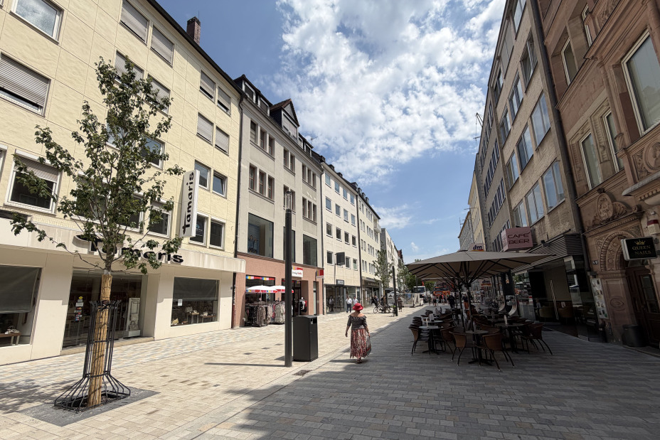 Bild © Hanna Quitterer / Stadt Nürnberg Juni 2026: Neues Pflaster und neue Bäume., Bild © Hanna Quitterer / Stadt Nürnberg