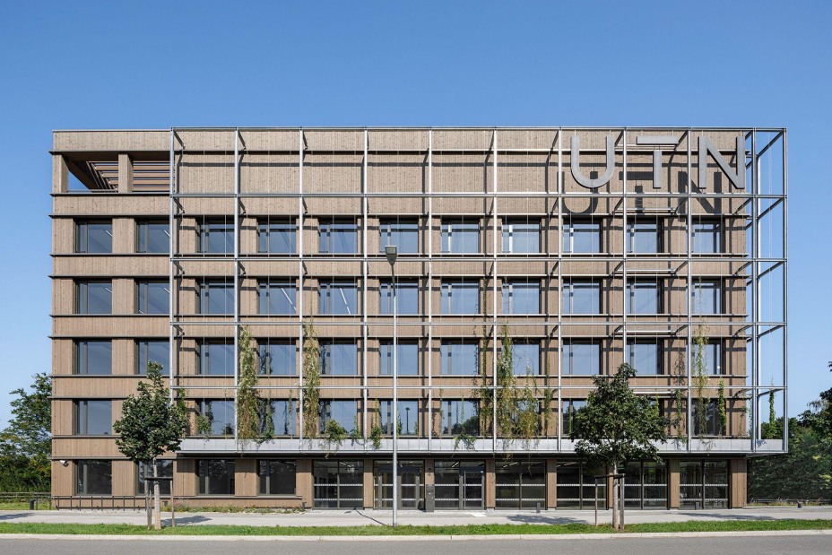 Fassade eines der Gebäude der neuen Technischen Universität Nürnberg., Bild © Stefan Meyer