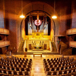 Innenraum der Vesperkirche Nürnberg.