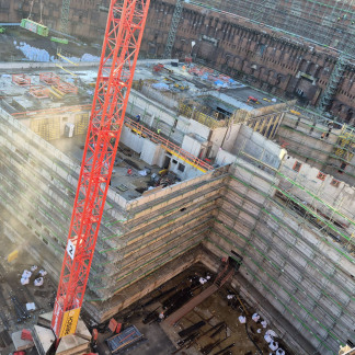 ( Bild: Heike Bauer / Stadt Nürnberg ) Der Rohbau steht inzwischen bis zum Dach über dem Hauptgeschoss.