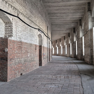 ( Bild: Heike Bauer / Stadt Nürnberg ) Blick in das künftige Foyer: Die Wände werden gereinigt, bleiben ansonsten im ursprünglichen Zustand.