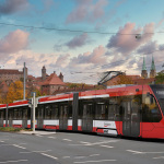 Straßenbahn fährt in Nürnberger Innenstadt