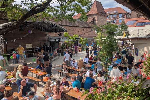Sommerfest im Kulturgarten des Künstlerhauses