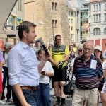 Mit dem OB auf Tour: Marcus König im Gespräch mit Bürgerinnen und Bürgern in der Innenstadt.