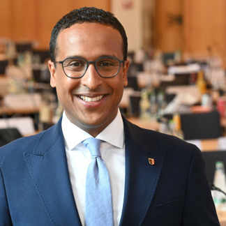 Dritter Bürgermeister Dr. Nasser Ahmed.