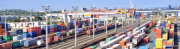 Verschieden farbige Container am Nürnberger Hafen