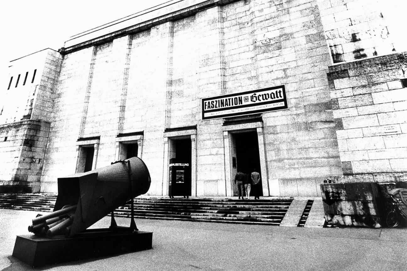 Ausstellung "Faszination und Gewalt" in den Sommermonaten im "Goldenen Saal", Bild © Bild: Stadtarchiv Nürnberg