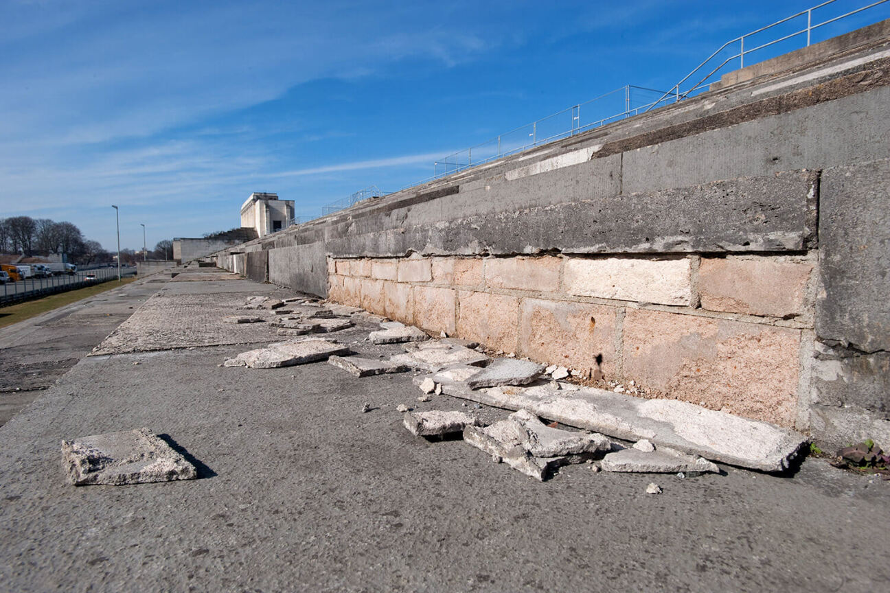 Die baufällige Zeppelintribüne, Bild © Christine Dierenbach / Stadt Nürnberg