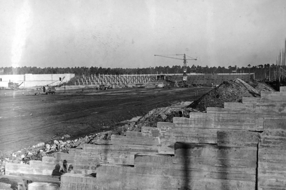 Bild © Stadtarchiv Nürnberg Bau der Tribünenanlage, Bild © Stadtarchiv Nürnberg