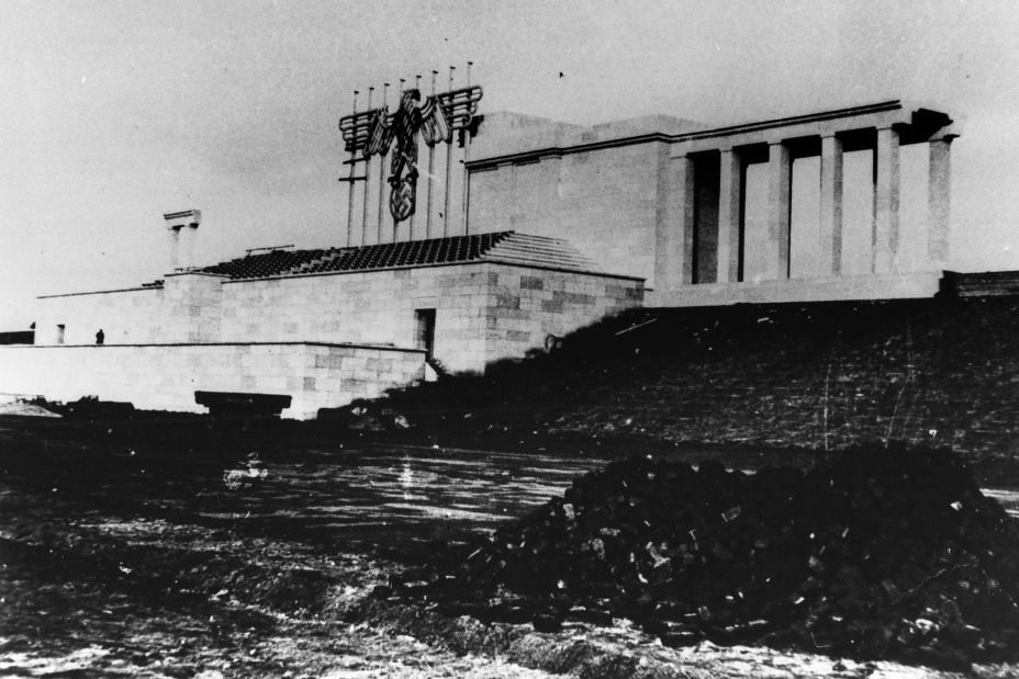 Bild © Stadtarchiv Nürnberg Bau der Säulengalerie 1934, Bild © Stadtarchiv Nürnberg