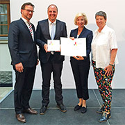 Übergabe der Förderurkunde für den Ausbau des Dokumentationszentrums © Thorsten Schmidt